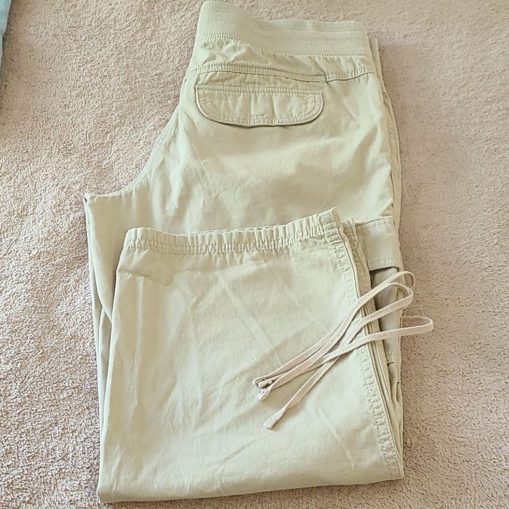 Tommy Hilfiger pants/cargo capris